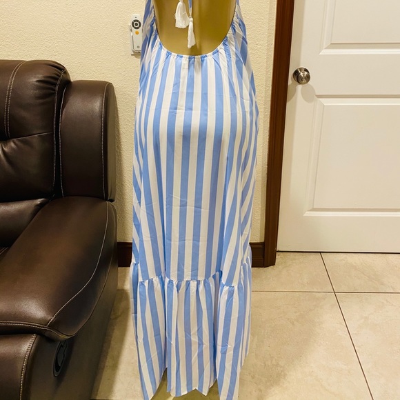 SOLD NWT MAXI DRESS [WHITE AND BLUE] - Picture 3 of 6